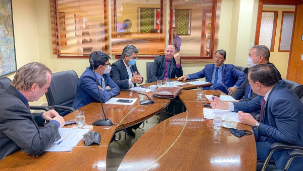 Governo envia para a Aleac projetos que concedem reajuste de 5,42% aos servidores, além de auxílio-alimentação de R$ 500